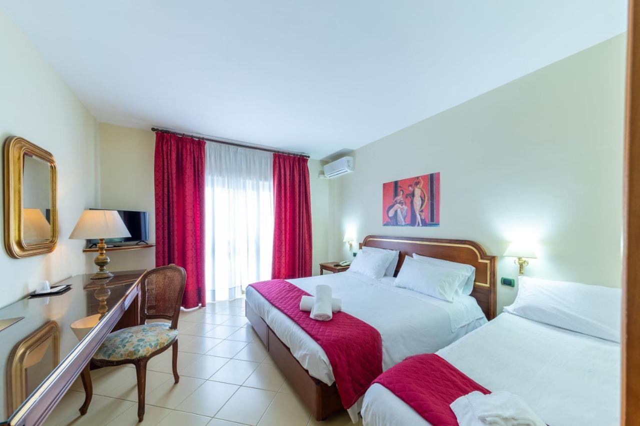Classic Queen Room with One Queen Bed and One Single Bed - Non-Smoking